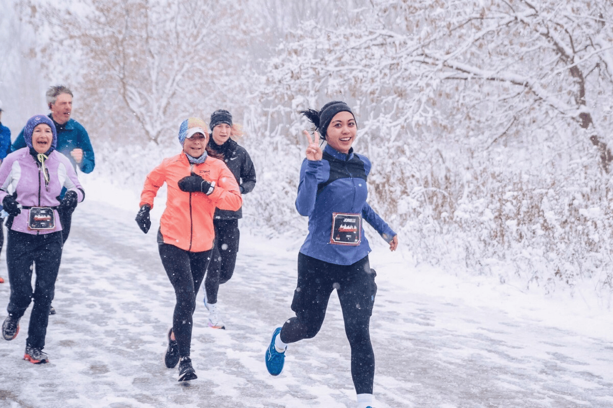 Runner training through Toronto winter